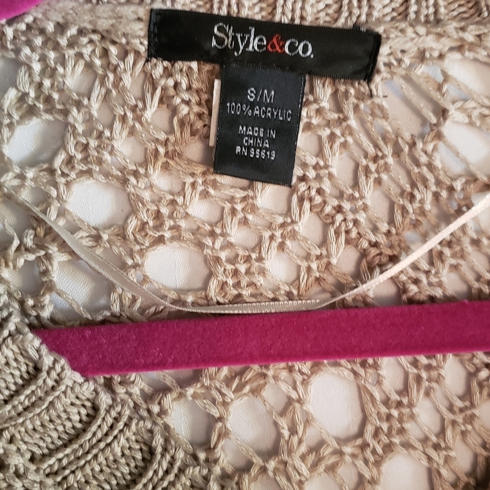 Cape knitted soo cute hp🔥🔥🔥🔥 - Picture 3 of 3
